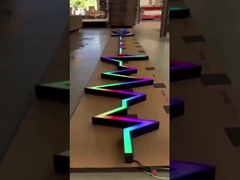 ضوء خطي مصدر للشكل الخاص